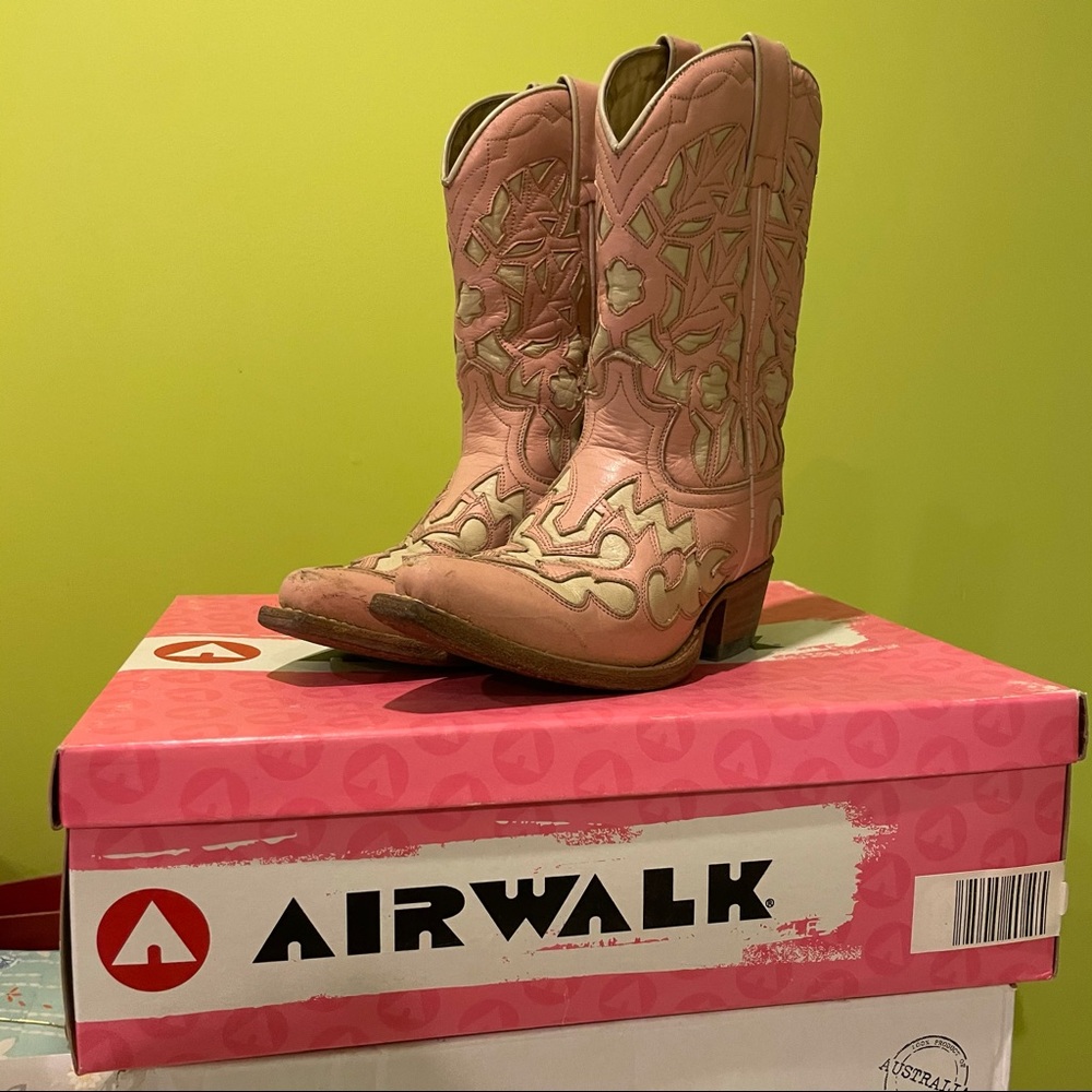 Sendra Light Pink Cowboy Boots